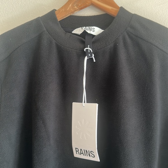 RAINS NWT Black Fleece Crop Sweatshirt - Size Large - Picture 6 of 7